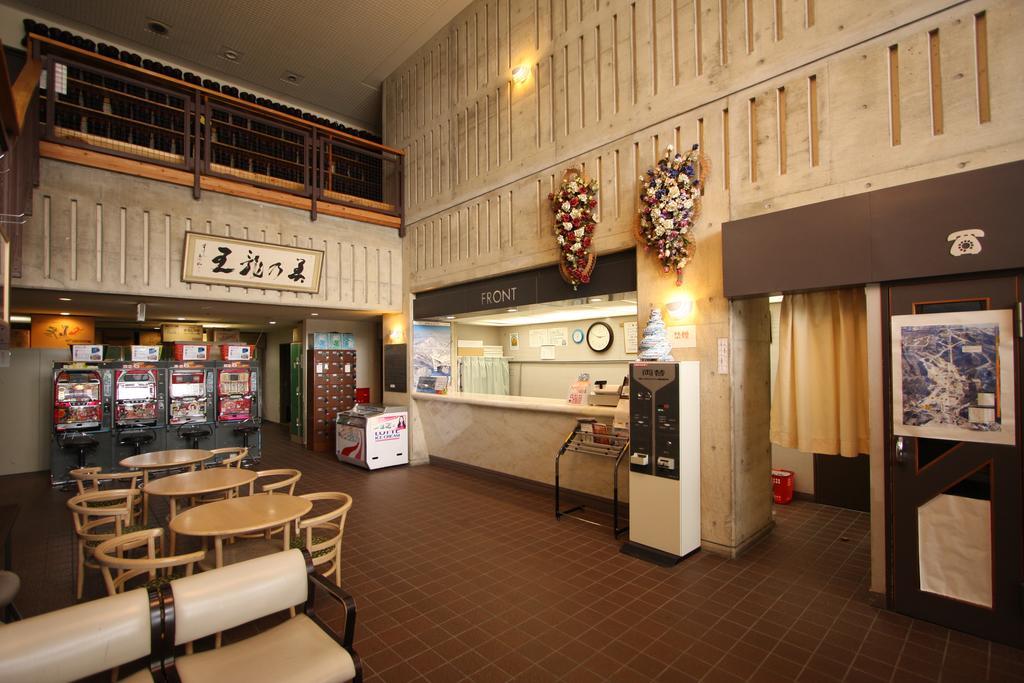 Hotel Chalet Ryuo Yamanouchi  Exterior photo