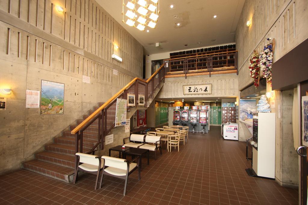 Hotel Chalet Ryuo Yamanouchi  Exterior photo